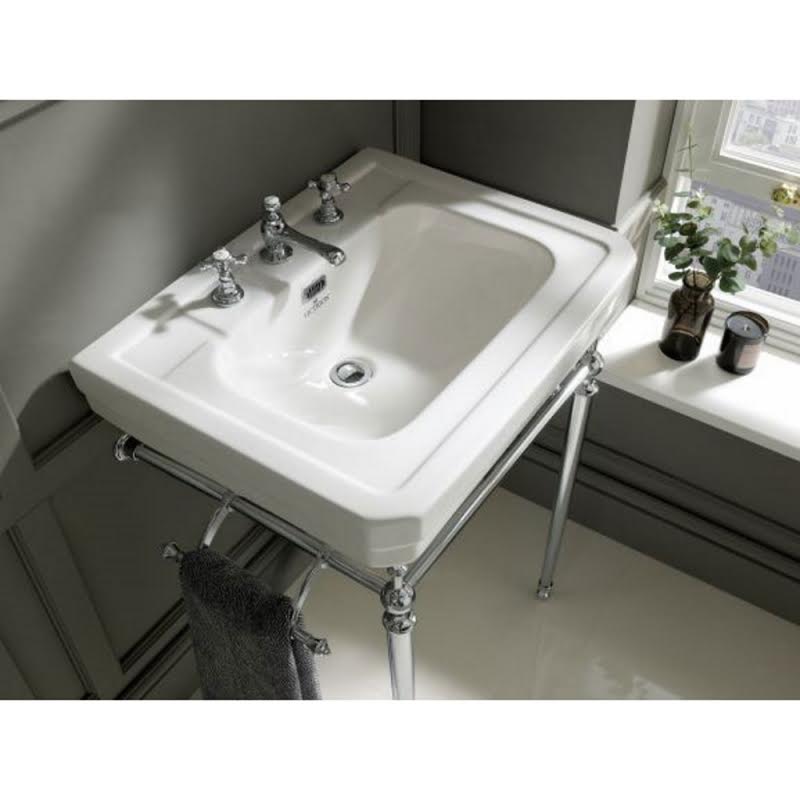 bc-designs-victrion-640mm-pedestal-basin-1th-white